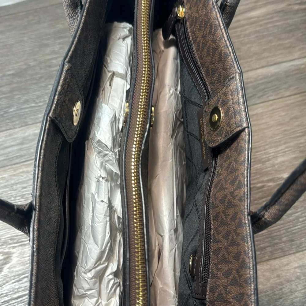 Michael Kors saffiano leather bag